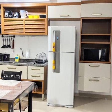 Apto Centro Ubatuba com Varanda Gourmet, Suíte e Piscina Exterior foto