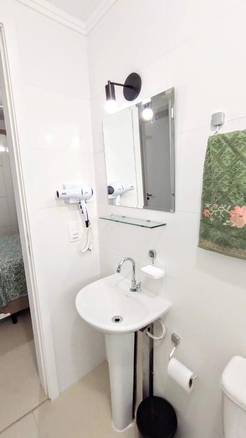 Apto Centro Ubatuba com Varanda Gourmet, Suíte e Piscina Exterior foto